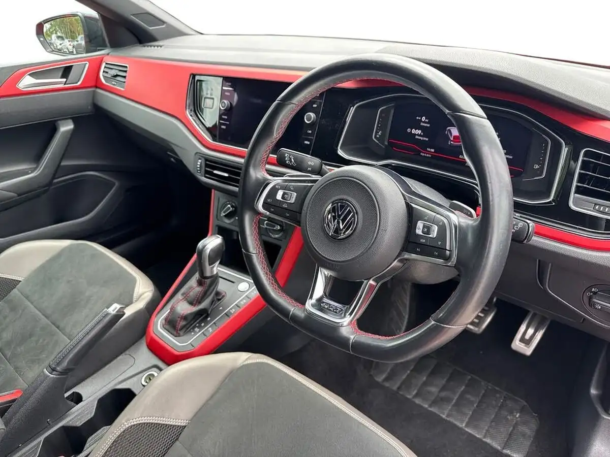 2019-volkswagen-polo-20-tsi-gti-big-10