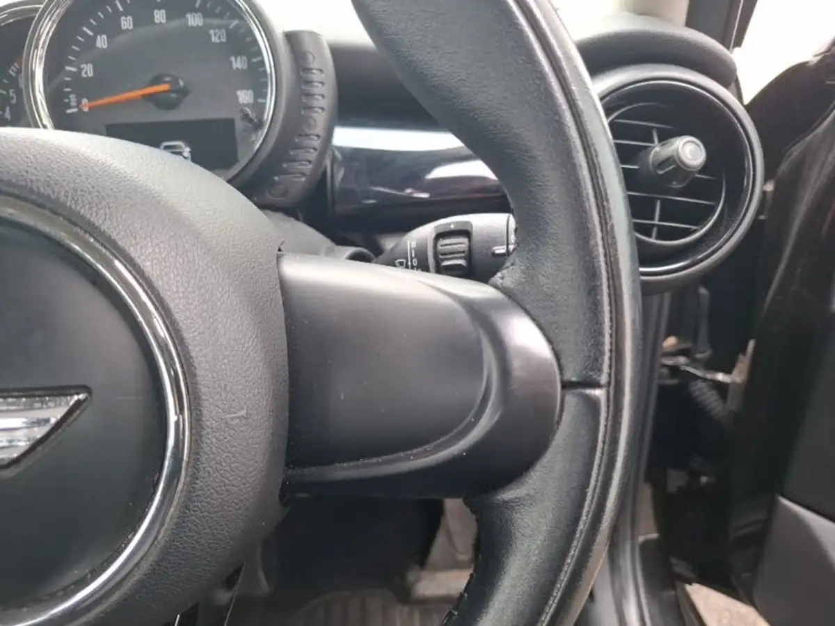 2017-mini-cooper-15-cooper-seven-5d-big-10