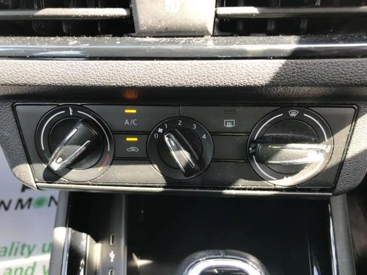 2022-skoda-scala-15-tsi-se-dsg-big-35