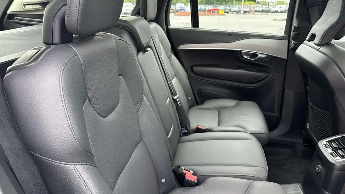 2024-volvo-xc90-20-t8-plus-big-5