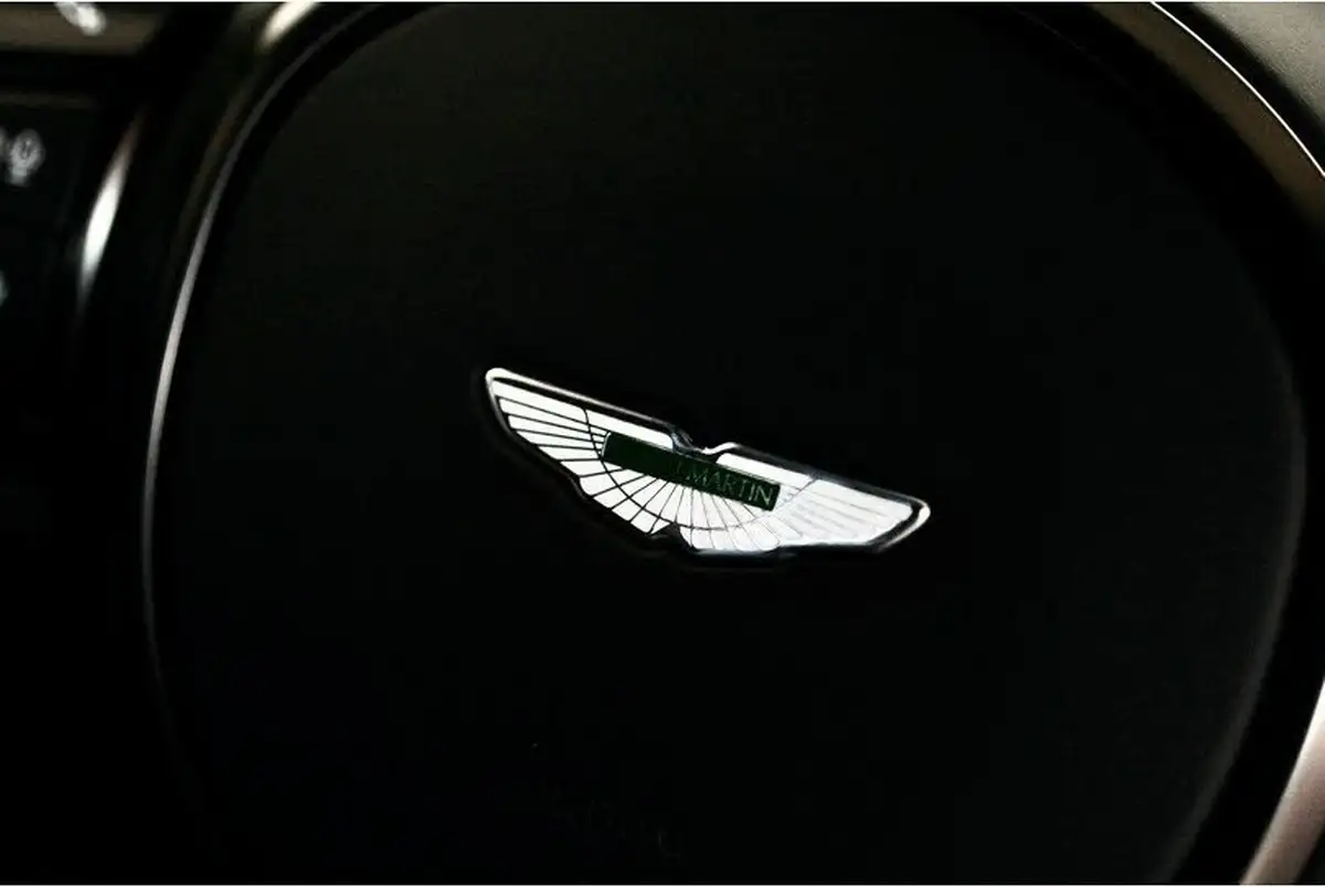 2023-aston-martin-dbs-big-27