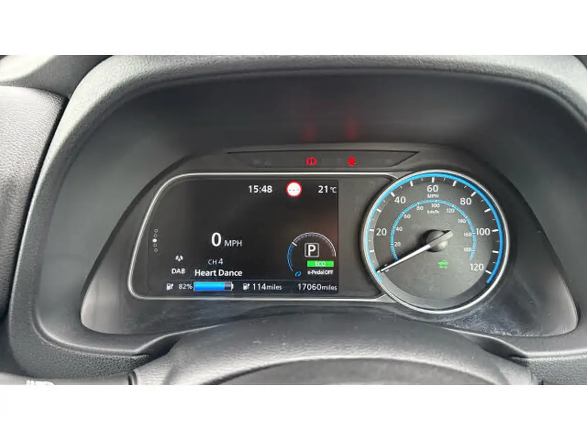 2022-nissan-leaf-e-acenta-39kwh-big-31