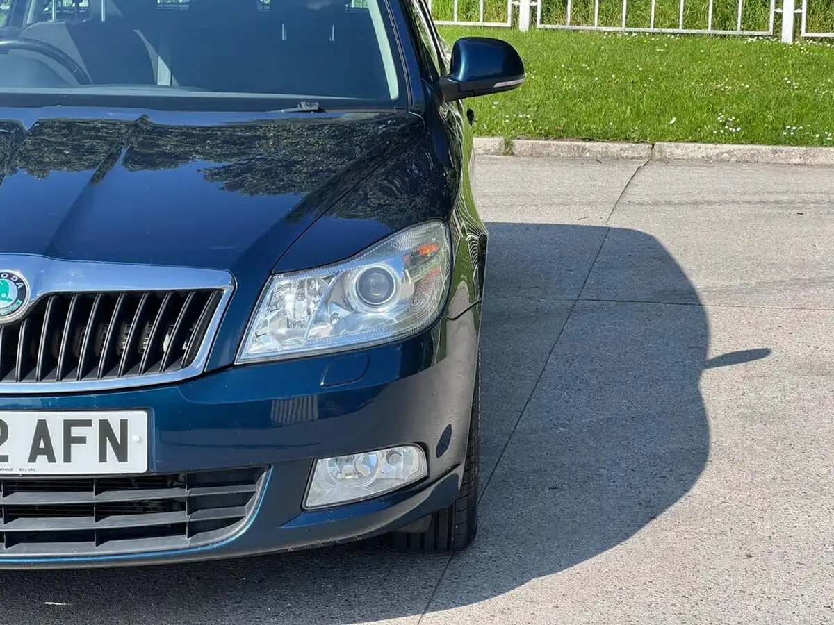 2012-skoda-octavia-16td-elegance-105ps-estate-dsg-big-18