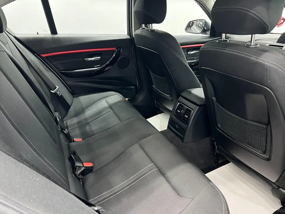 2017-bmw-3-series-20-330e-sport-big-66
