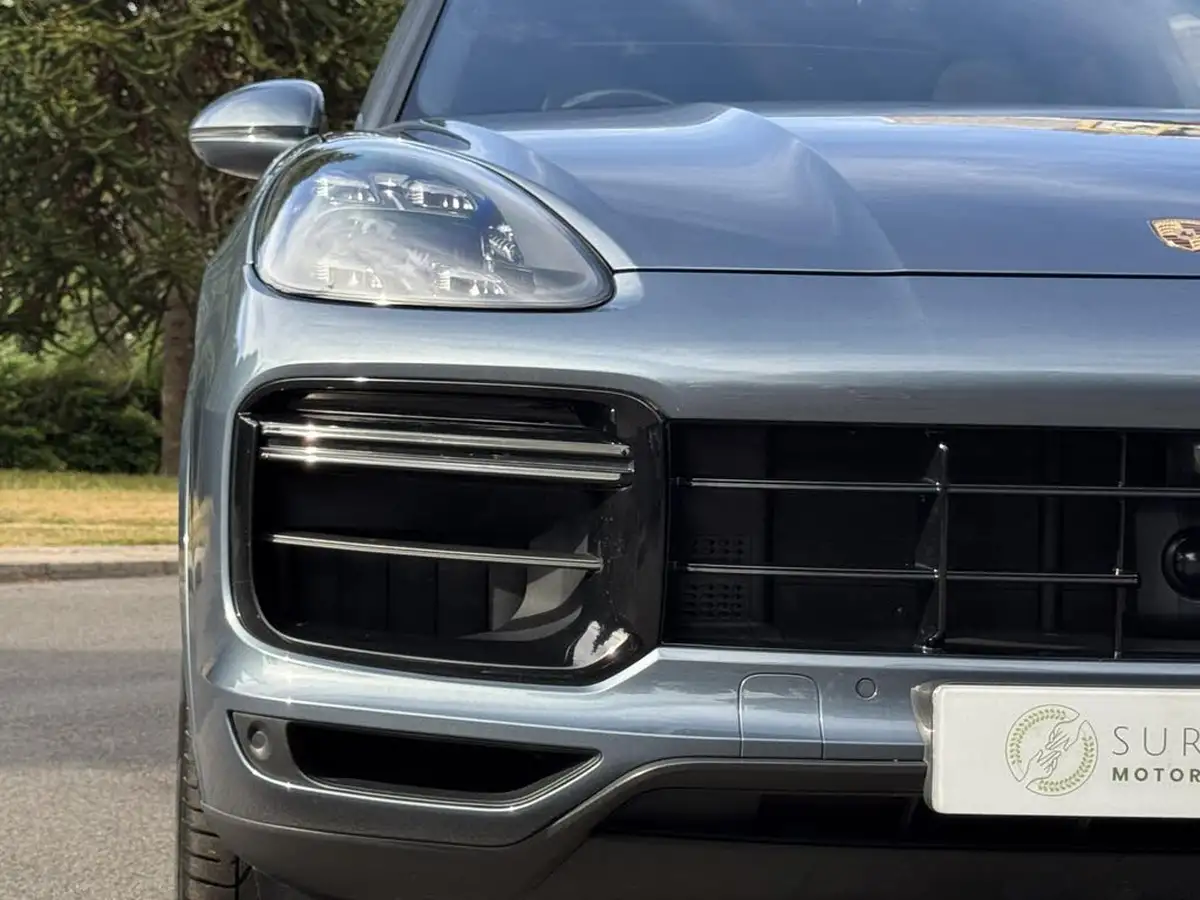 2018-porsche-cayenne-40-v8-turbo-big-28