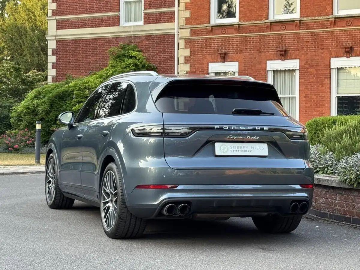 2018-porsche-cayenne-40-v8-turbo-big-4