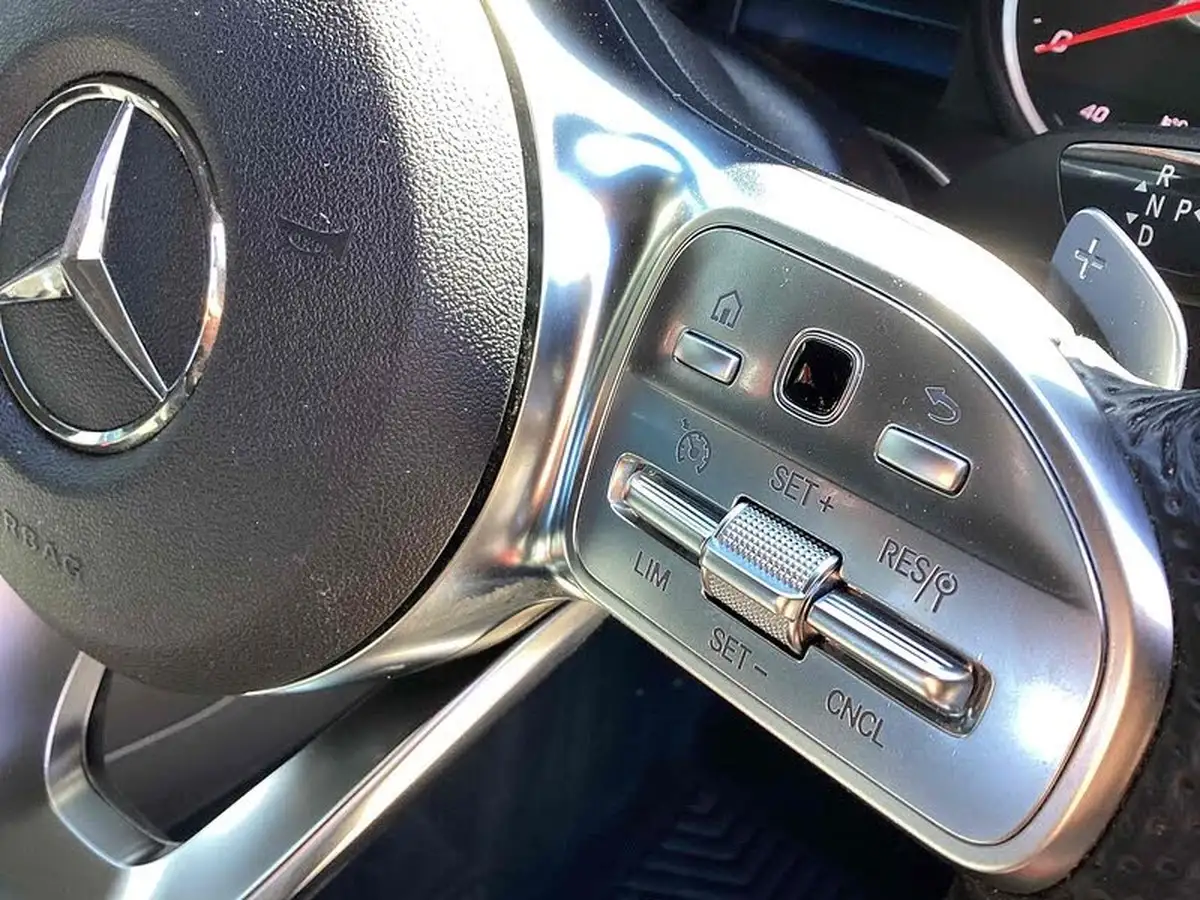 2021-mercedes-benz-glc-class-20d-glc220d-amg-line-station-wagon-5d-1950cc-4matic-plus-big-16