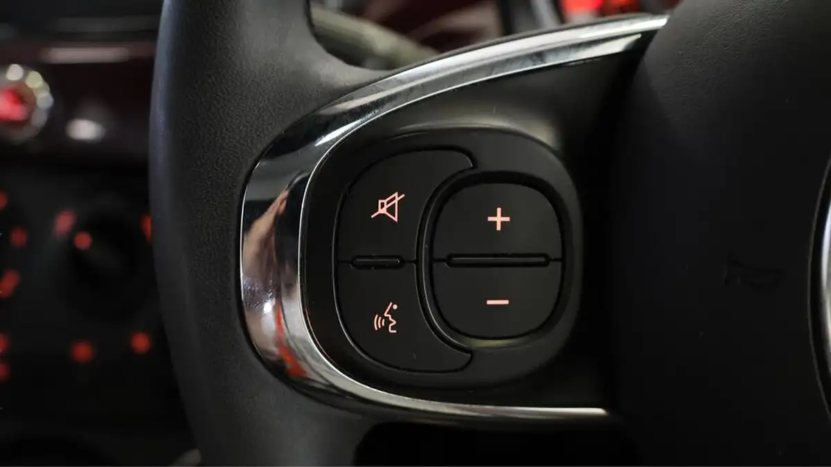 2020-fiat-500-10-lounge-big-22