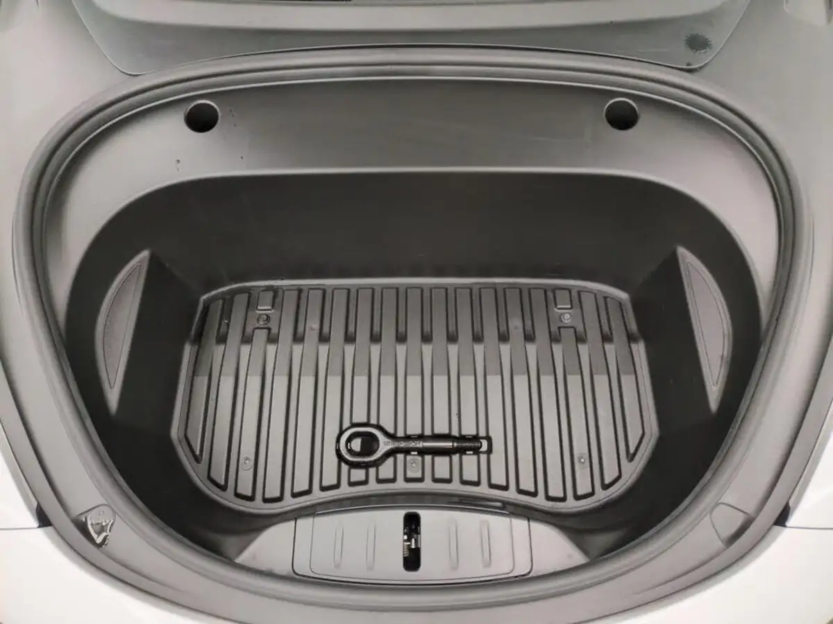 2021-tesla-model-3-e-long-range-4x4-big-43