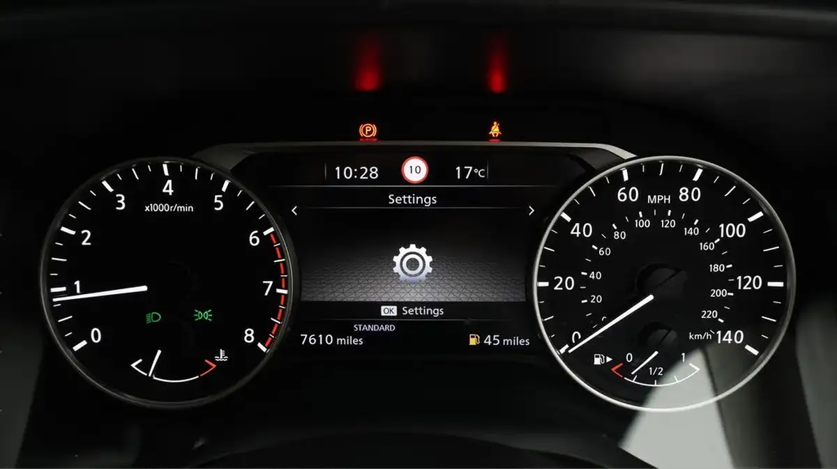 2023-nissan-qashqai-13-dig-t-acenta-premium-140ps-big-10