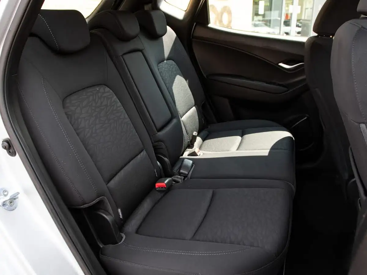 2015-hyundai-ix20-16-active-big-27