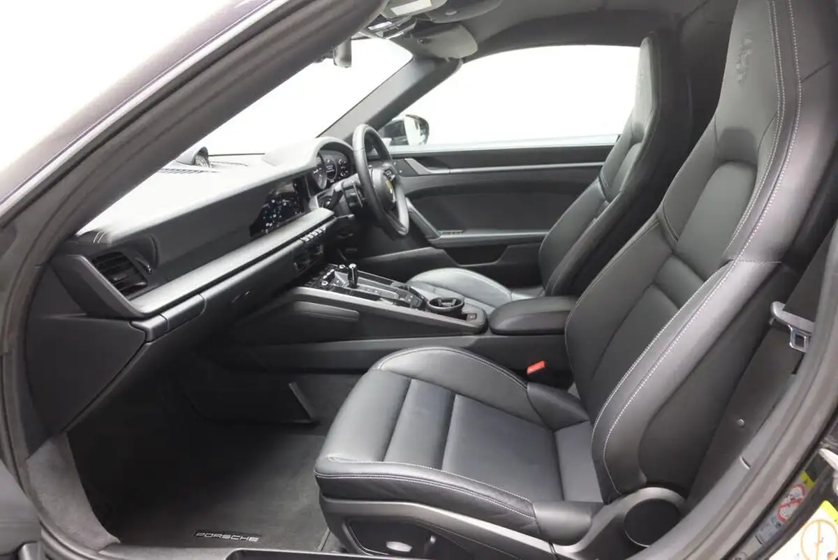 2023-porsche-911-30-targa-4s-pdk-big-11