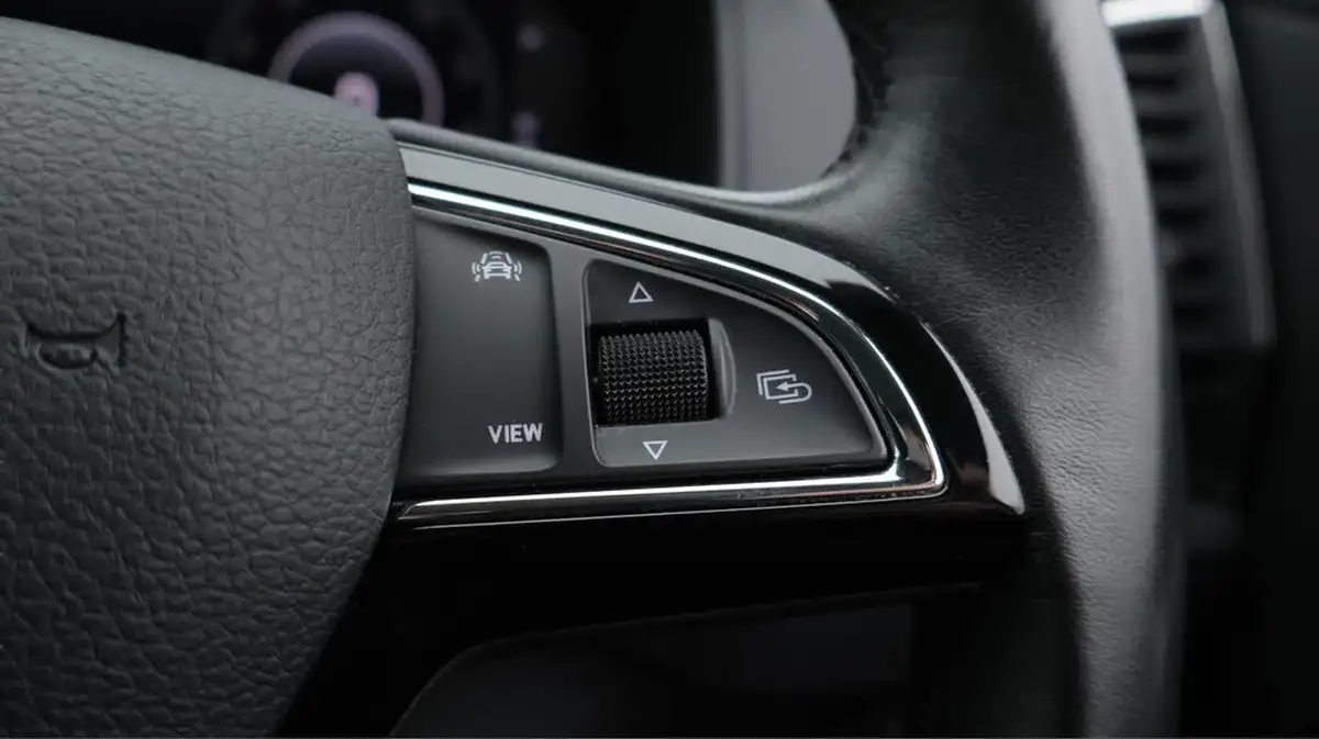 2019-skoda-karoq-15-tsi-se-l-dsg-big-25