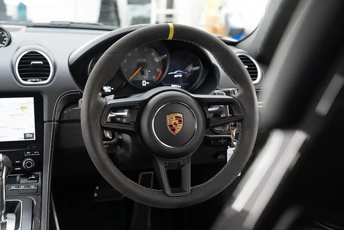 2022-porsche-cayman-718-40-cayman-gt4-big-11