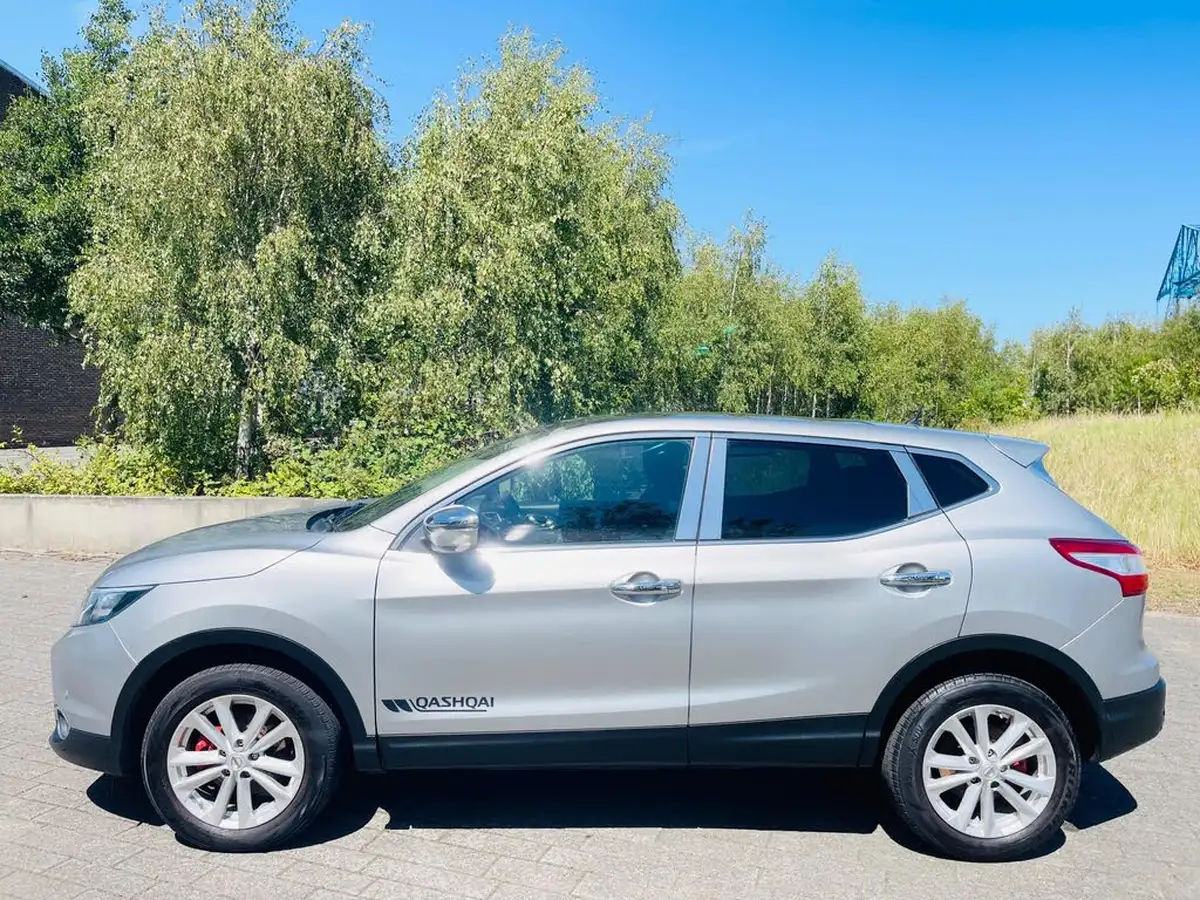 2014-nissan-qashqai-12-acenta-premium-big-8