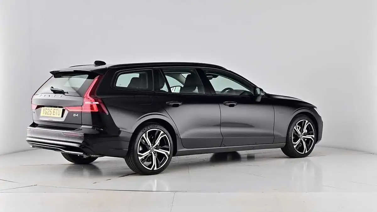 2025-volvo-v60-20-b4-plus-station-wagon-big-76