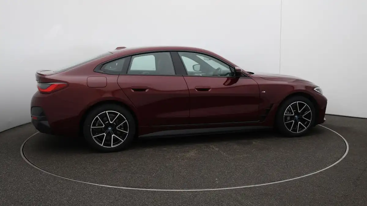 2022-bmw-i4-e-edrive40-m-sport-big-52