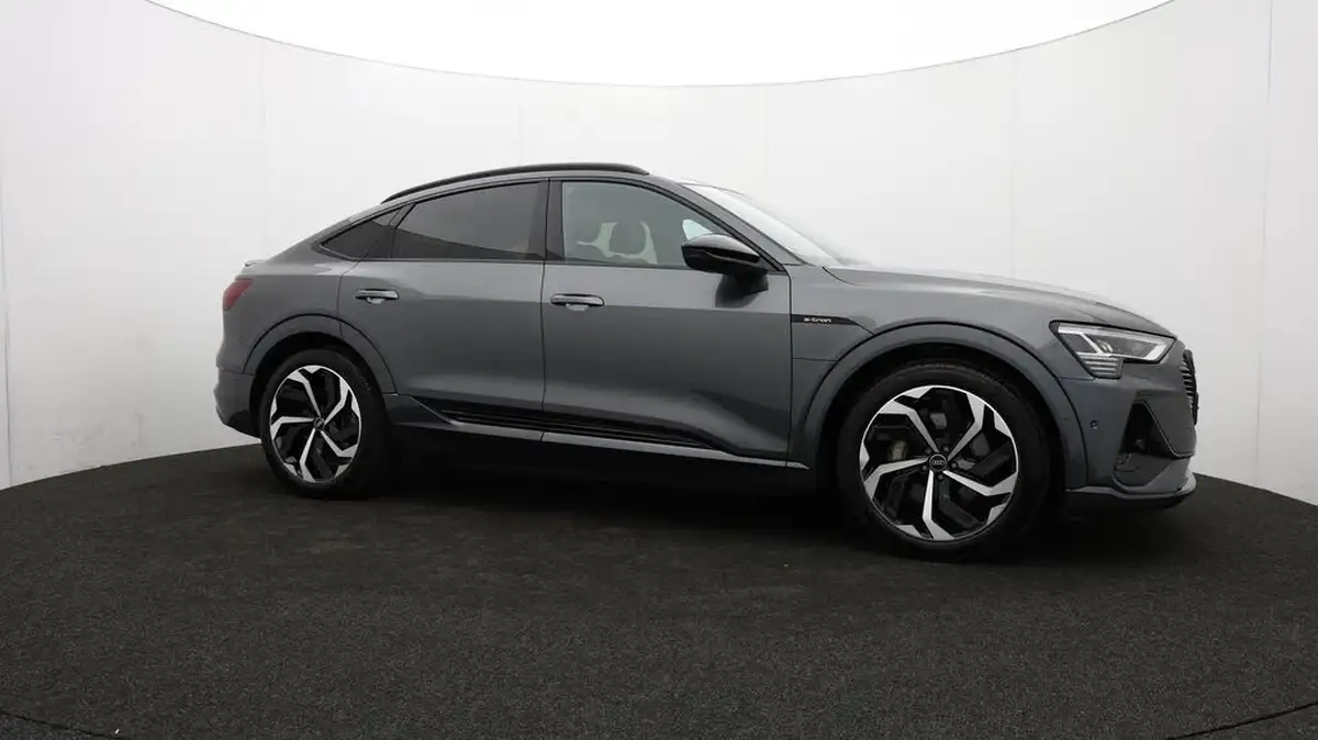 2022-audi-e-tron-50e-black-edition-sportback-big-35