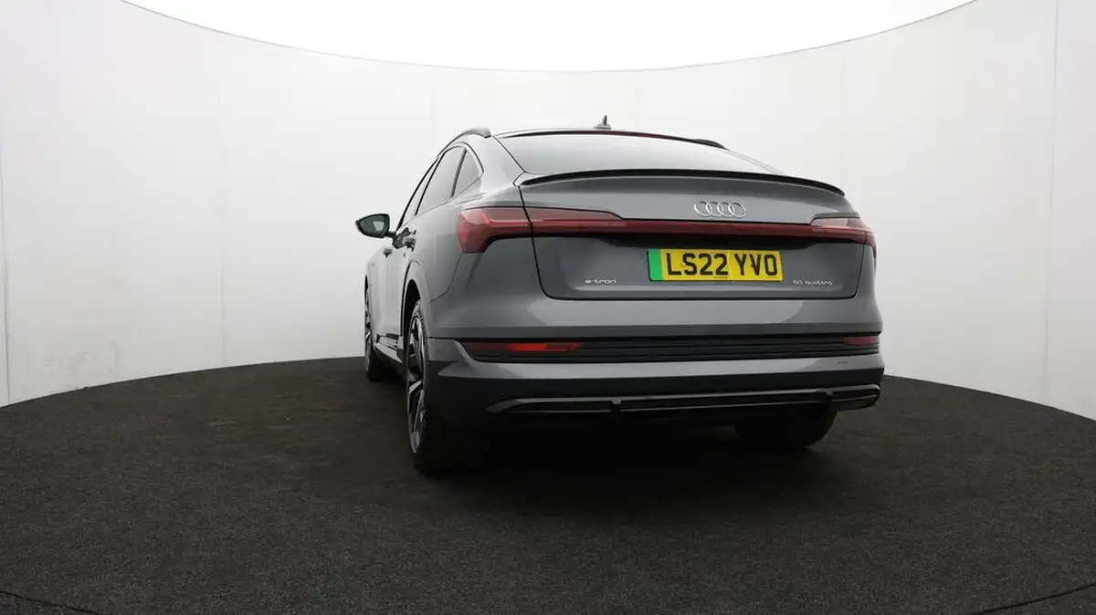 2022-audi-e-tron-50e-black-edition-sportback-big-11