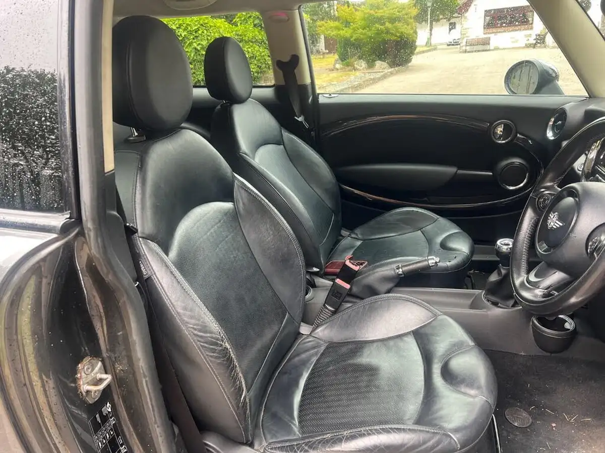 2010-mini-cooper-16-cooper-s-hatchback-3d-big-8