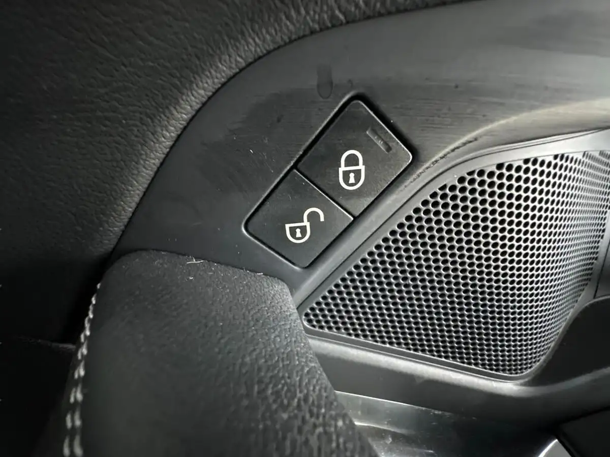 2020-jaguar-e-pace-20-i4d-r-dynamic-s-150ps-awd-big-19