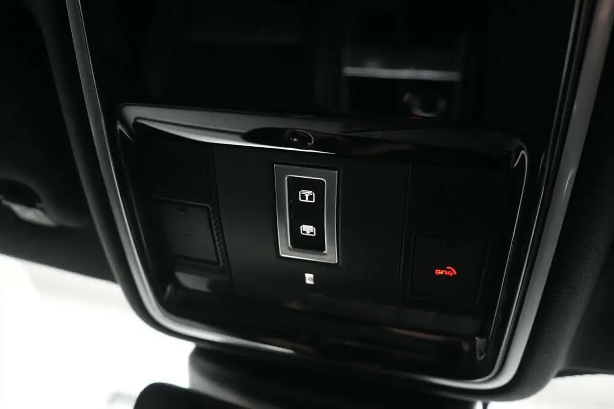 2018-land-rover-range-rover-velar-20-p300-r-dynamic-hse-ss-big-47