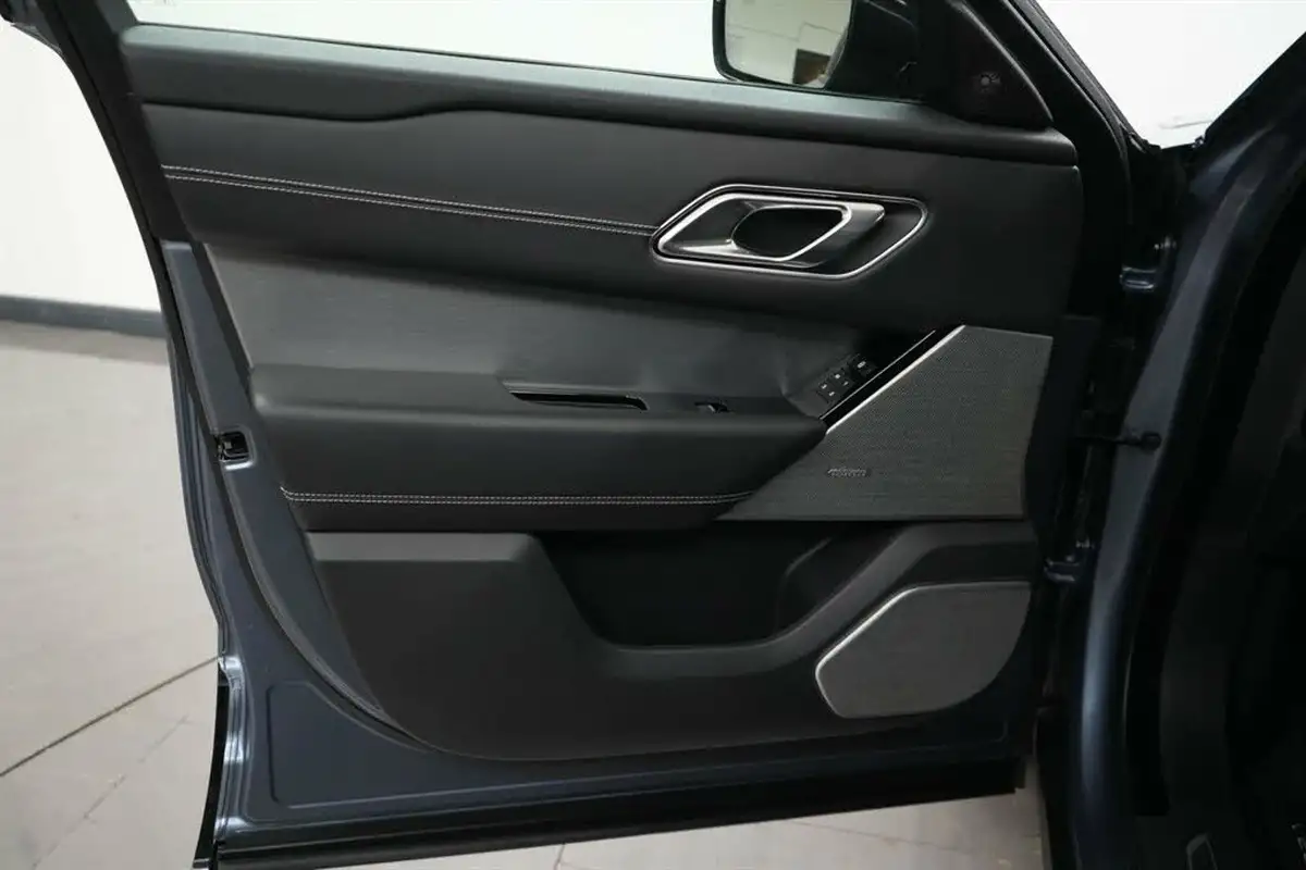 2018-land-rover-range-rover-velar-20-p300-r-dynamic-hse-ss-big-23