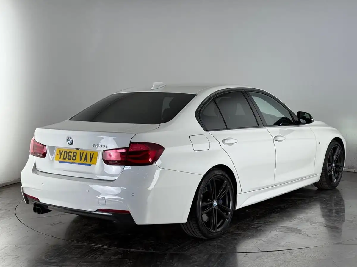 2018-bmw-3-series-20-320i-m-sport-shadow-edition-saloon-4d-auto-big-3