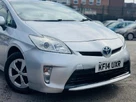 2014-toyota-prius-hybrid-small-8