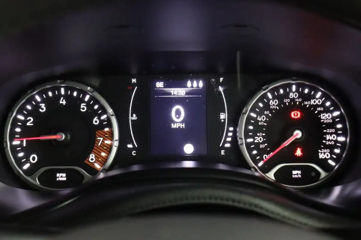 2021-jeep-renegade-10-gse-night-eagle-big-16