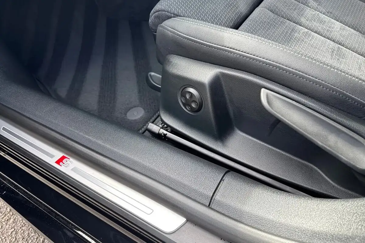 2024-audi-a5-20-45-tfsi-s-line-sportback-5d-big-30