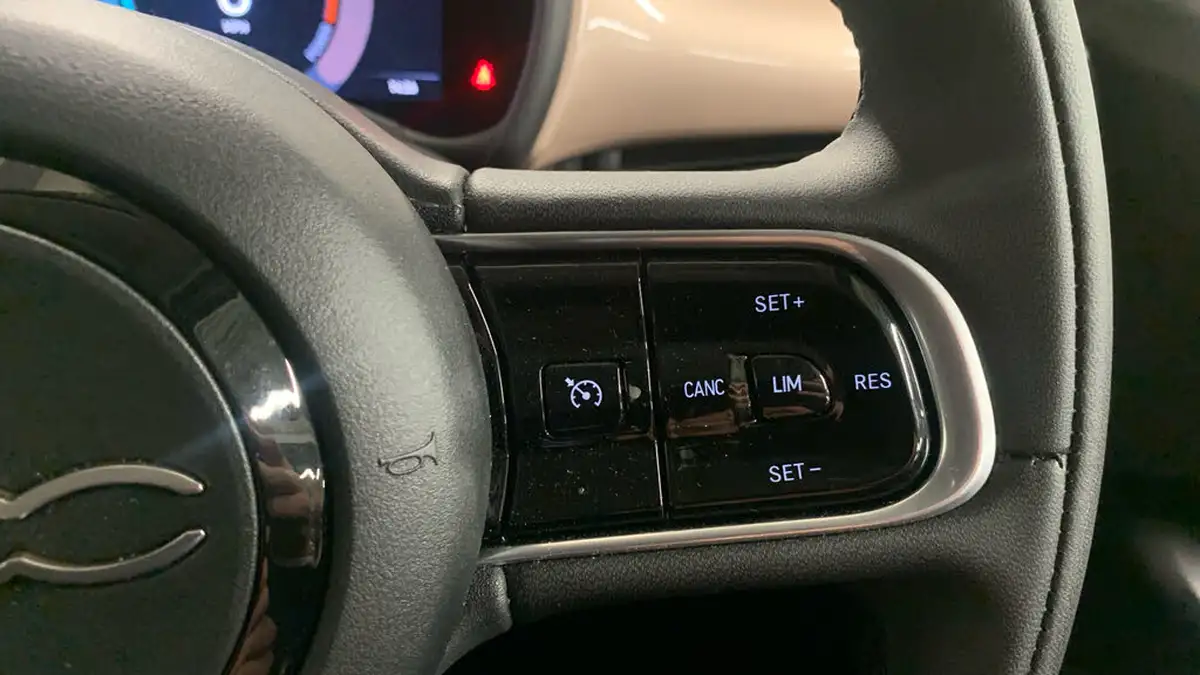 2024-fiat-500-e-117bhp-big-23