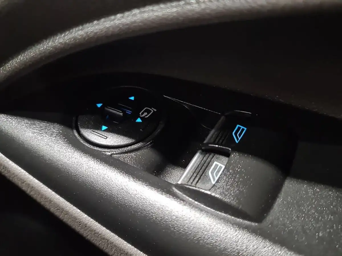 2020-ford-transit-connect-15-ecoblue-l1-200-limited-big-33