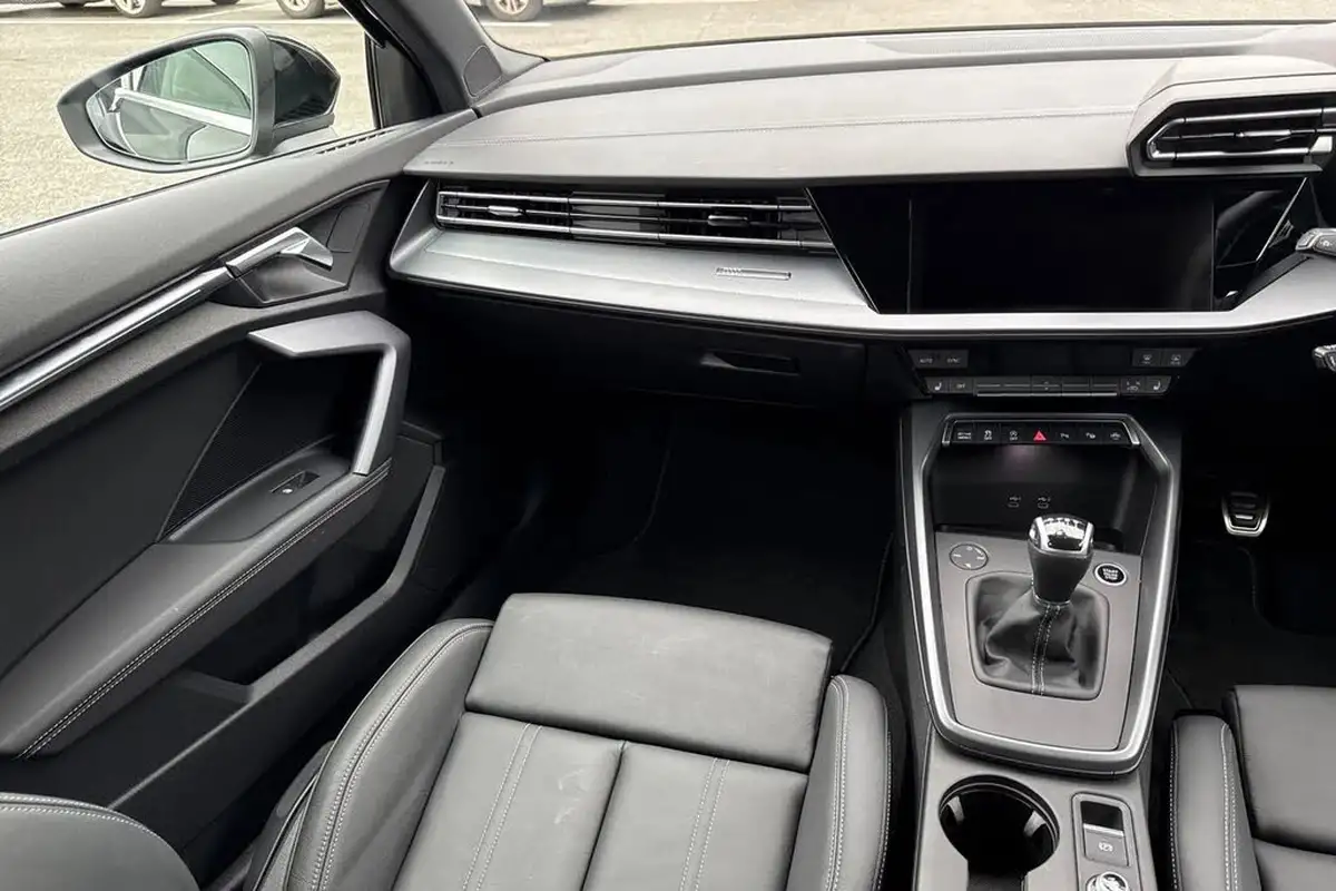2024-audi-a3-15-35-tfsi-s-line-saloon-4d-big-19
