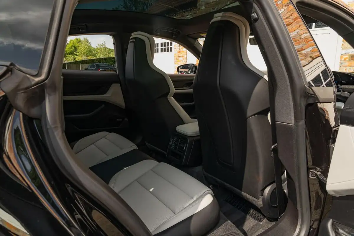 2021-porsche-taycan-e-base-476ps-performance-battery-plus-big-27