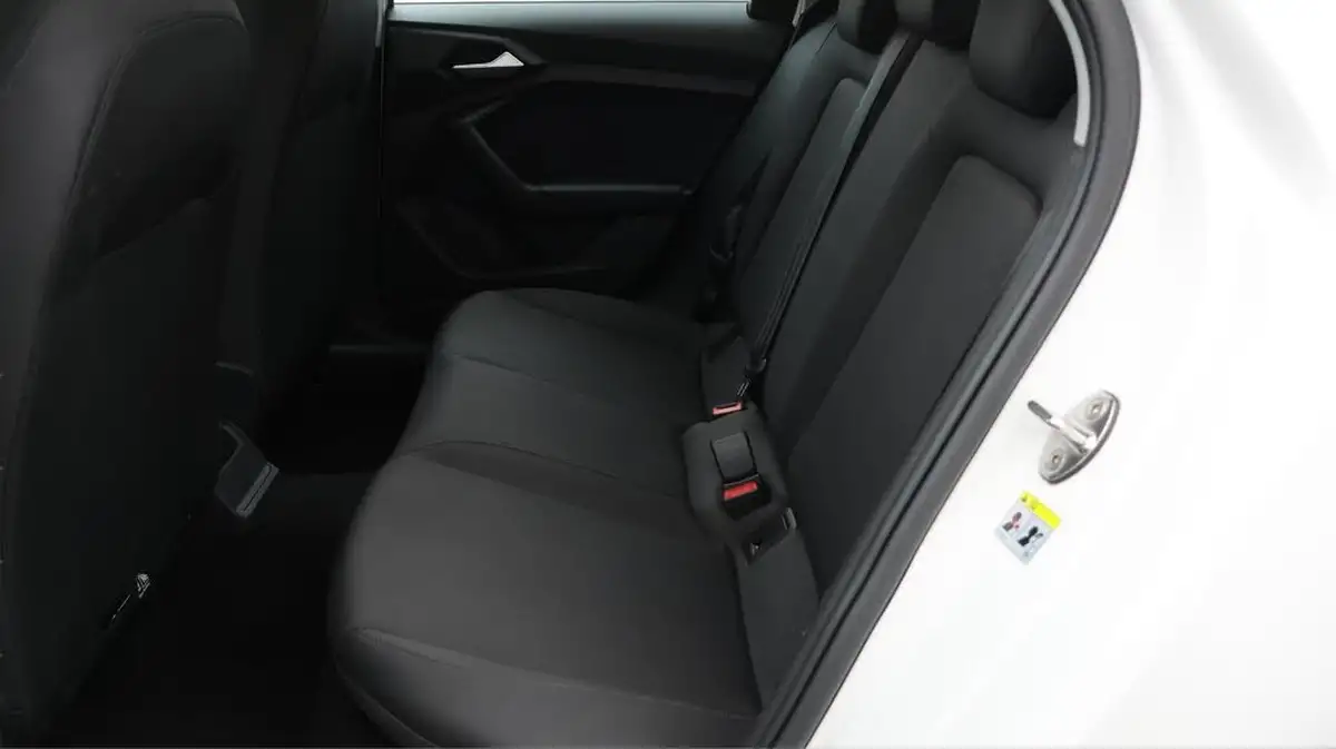 2022-audi-a1-10-25-tfsi-technik-big-16