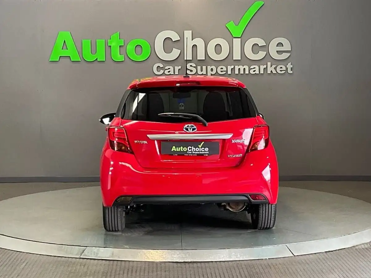 2015-toyota-yaris-15-vvt-i-sport-hybrid-big-14