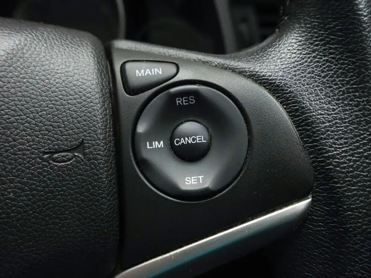2018-honda-jazz-13-i-vtec-ex-big-22