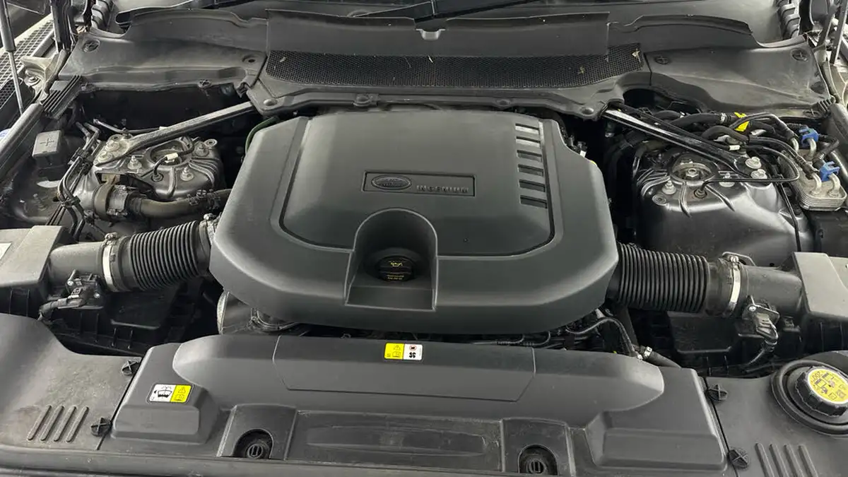 2021-land-rover-range-rover-sport-30-d300-hse-silver-big-32