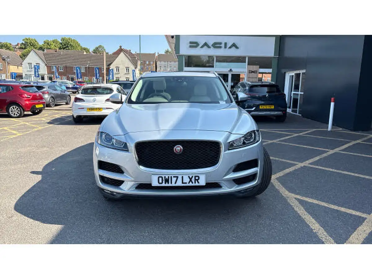 2017-jaguar-f-pace-30td-portfolio-big-55