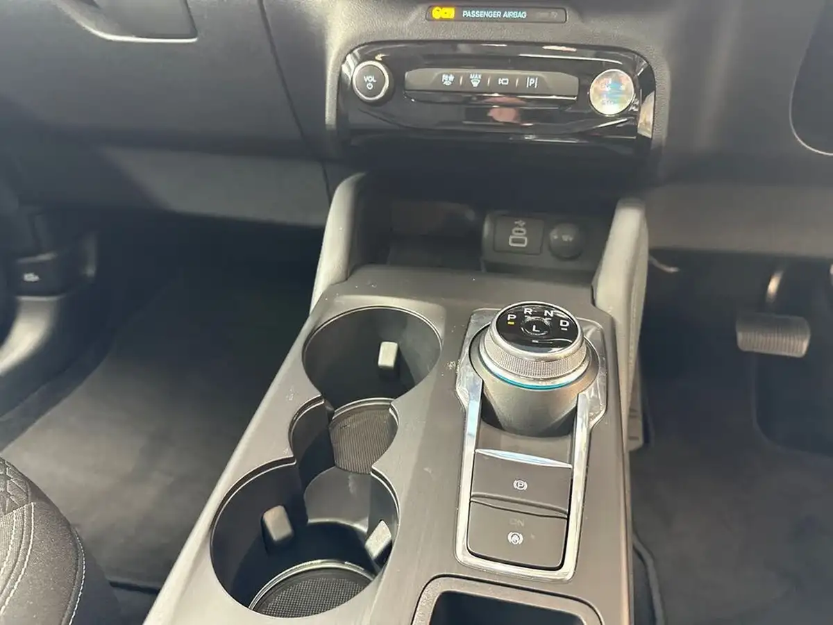 2024-ford-kuga-big-21