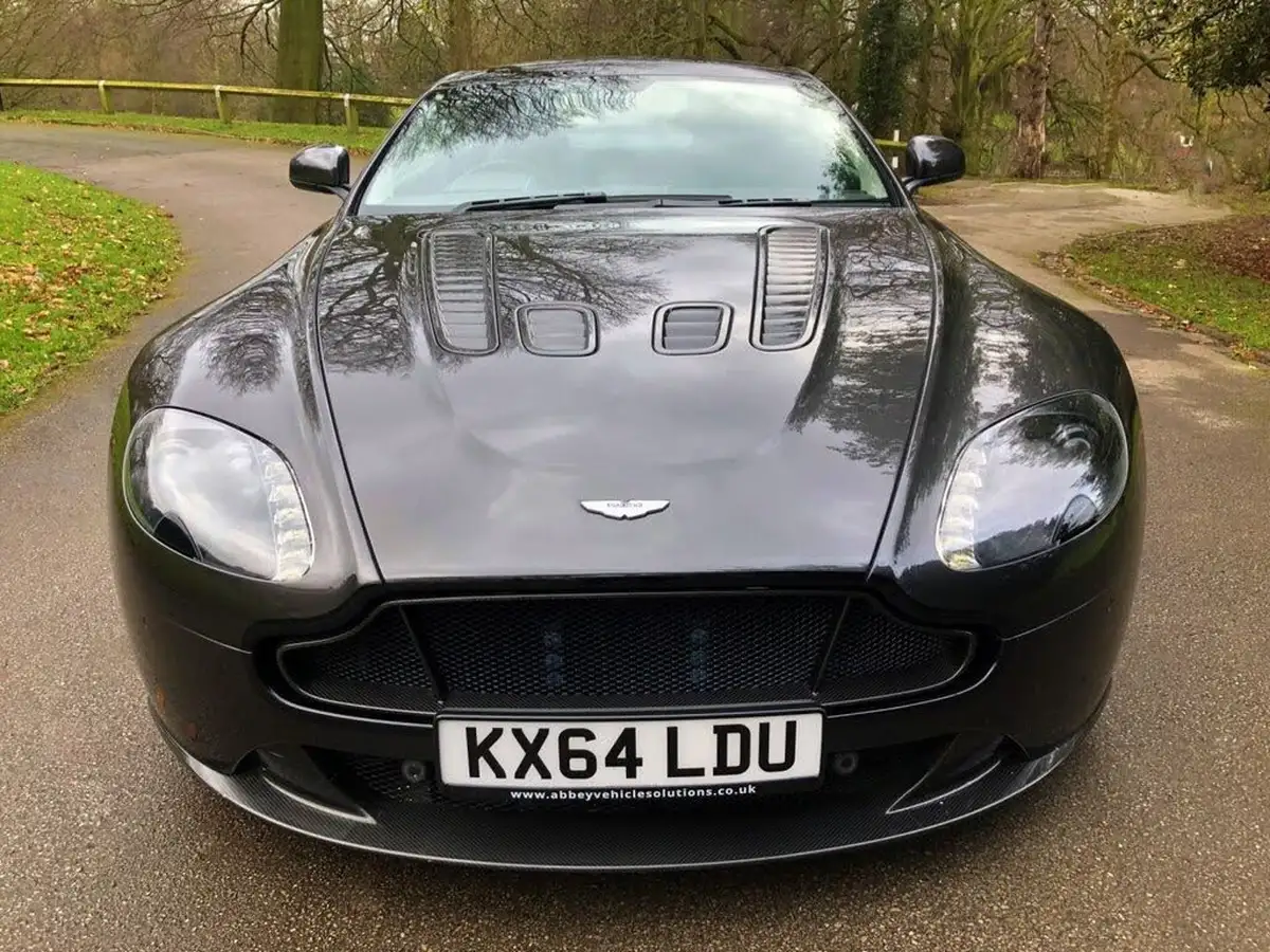 2014-aston-martin-vantage-big-10