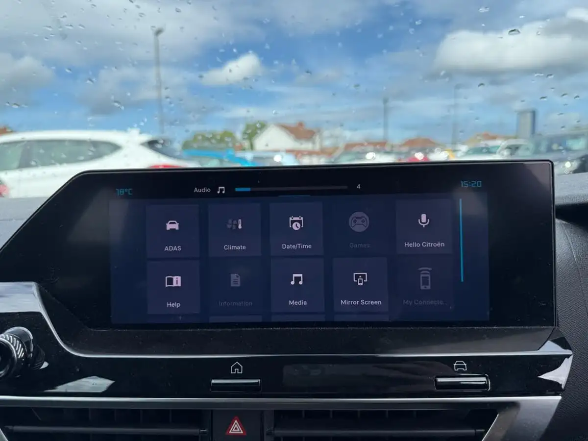 2023-citroen-c4-12-puretech-plus-big-37