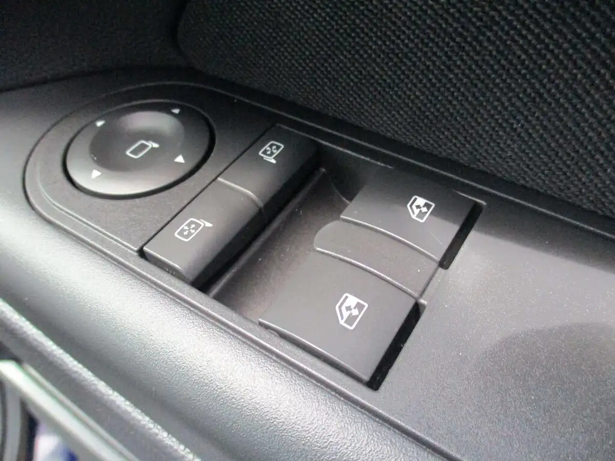 2013-vauxhall-zafira-16-exclusiv-big-25