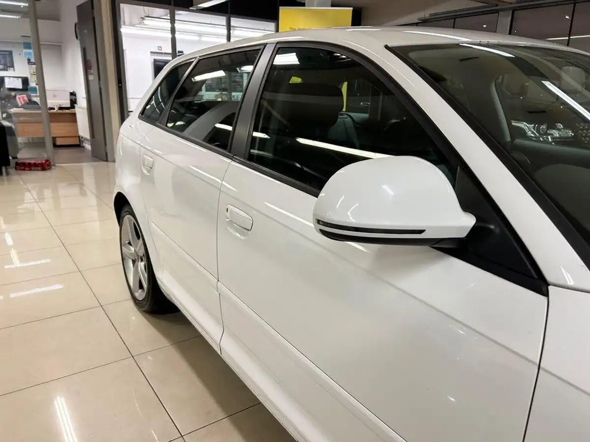2009-audi-a3-16-se-sportback-5d-big-14