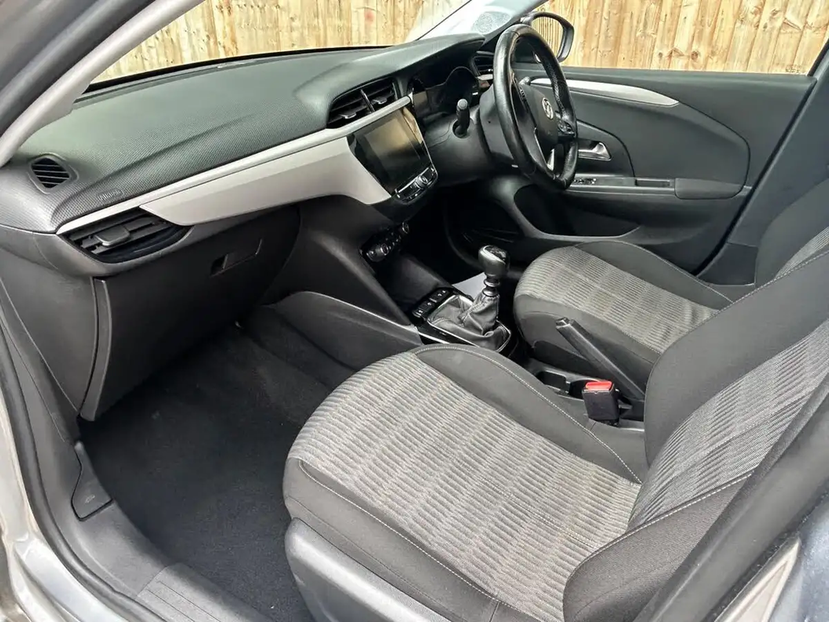 2020-vauxhall-corsa-12-turbo-se-premium-big-3