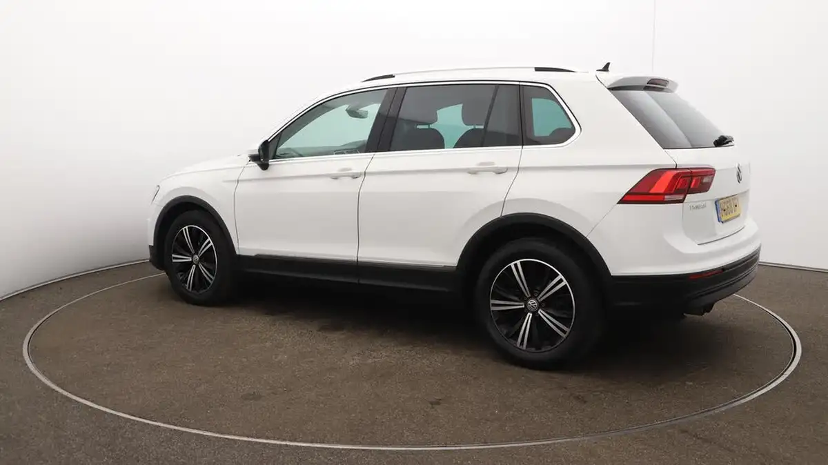 2018-volkswagen-tiguan-14-tsi-se-navigation-125ps-ss-big-35