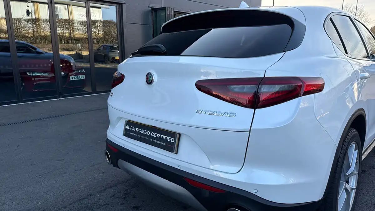 2018-alfa-romeo-stelvio-20-milano-big-41