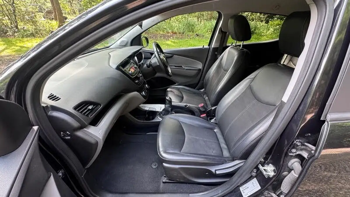 2016-vauxhall-viva-10i-sl-big-28