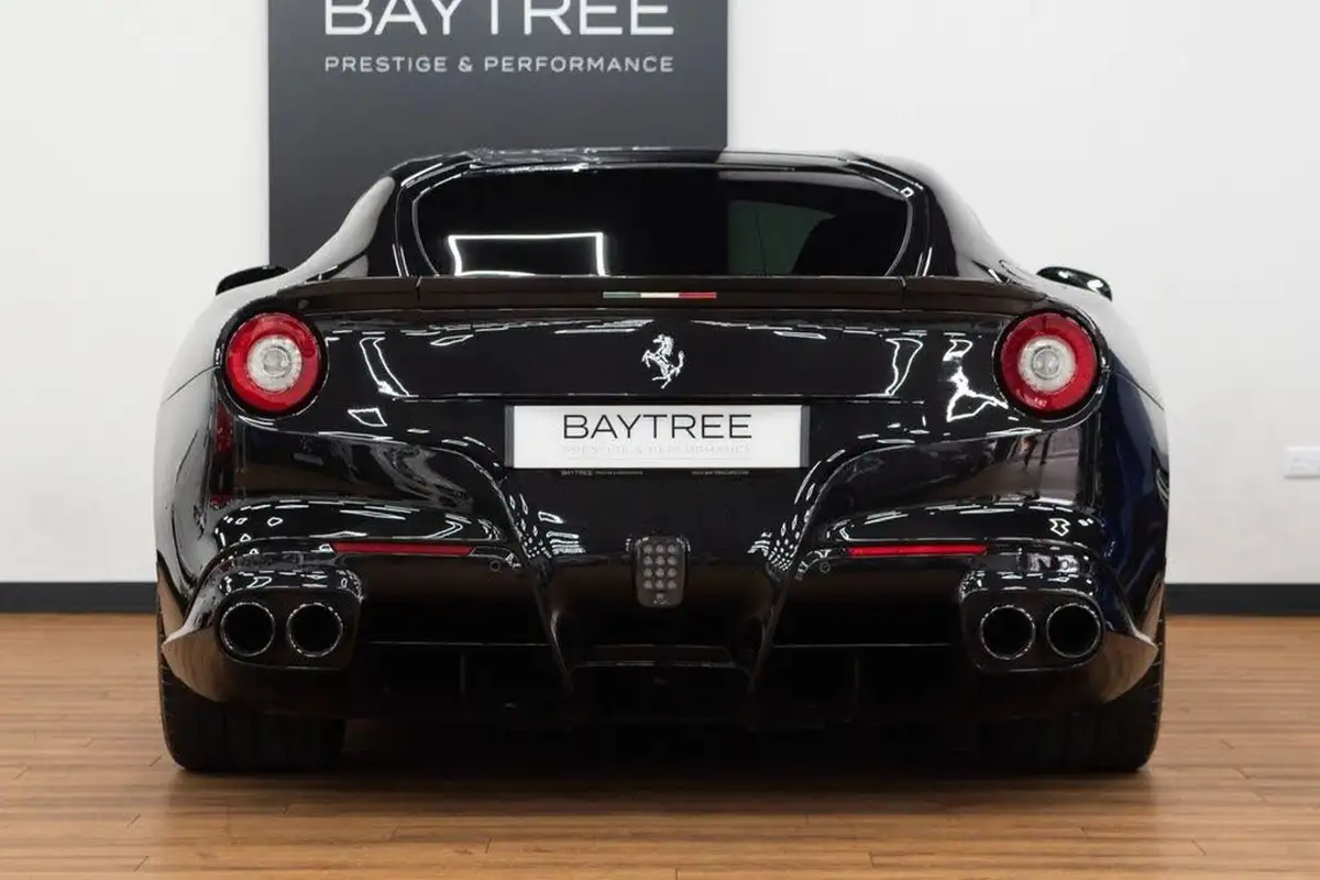 2015-ferrari-f12berlinetta-62-big-19